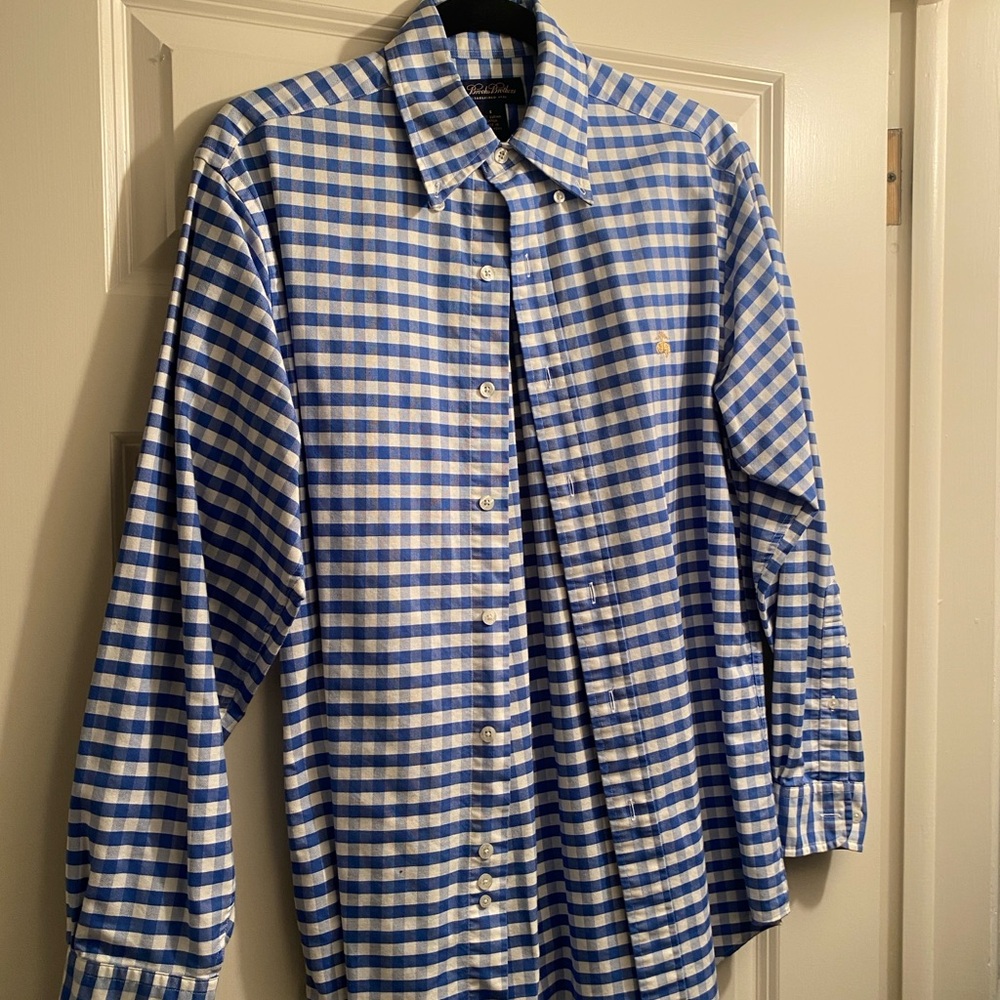 Brooks brothers blue and white checkered button down! Men’s small excellent